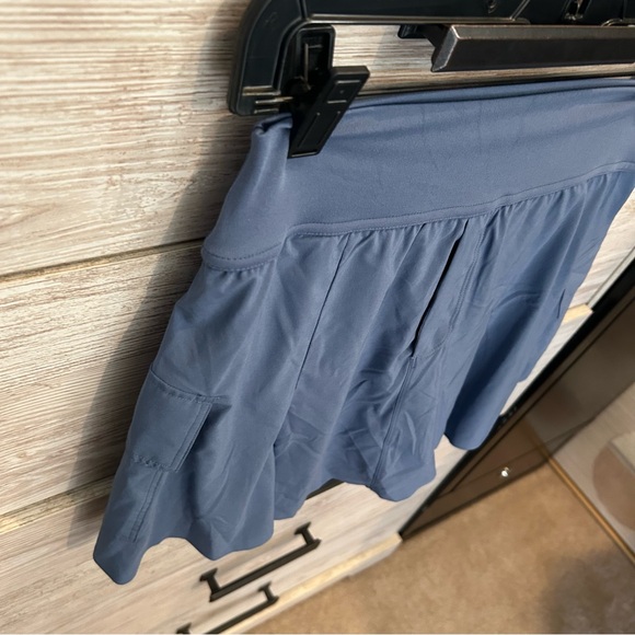 Offline by Aerie athletic skirt with built-in shorts, size small - Picture 2 of 4
